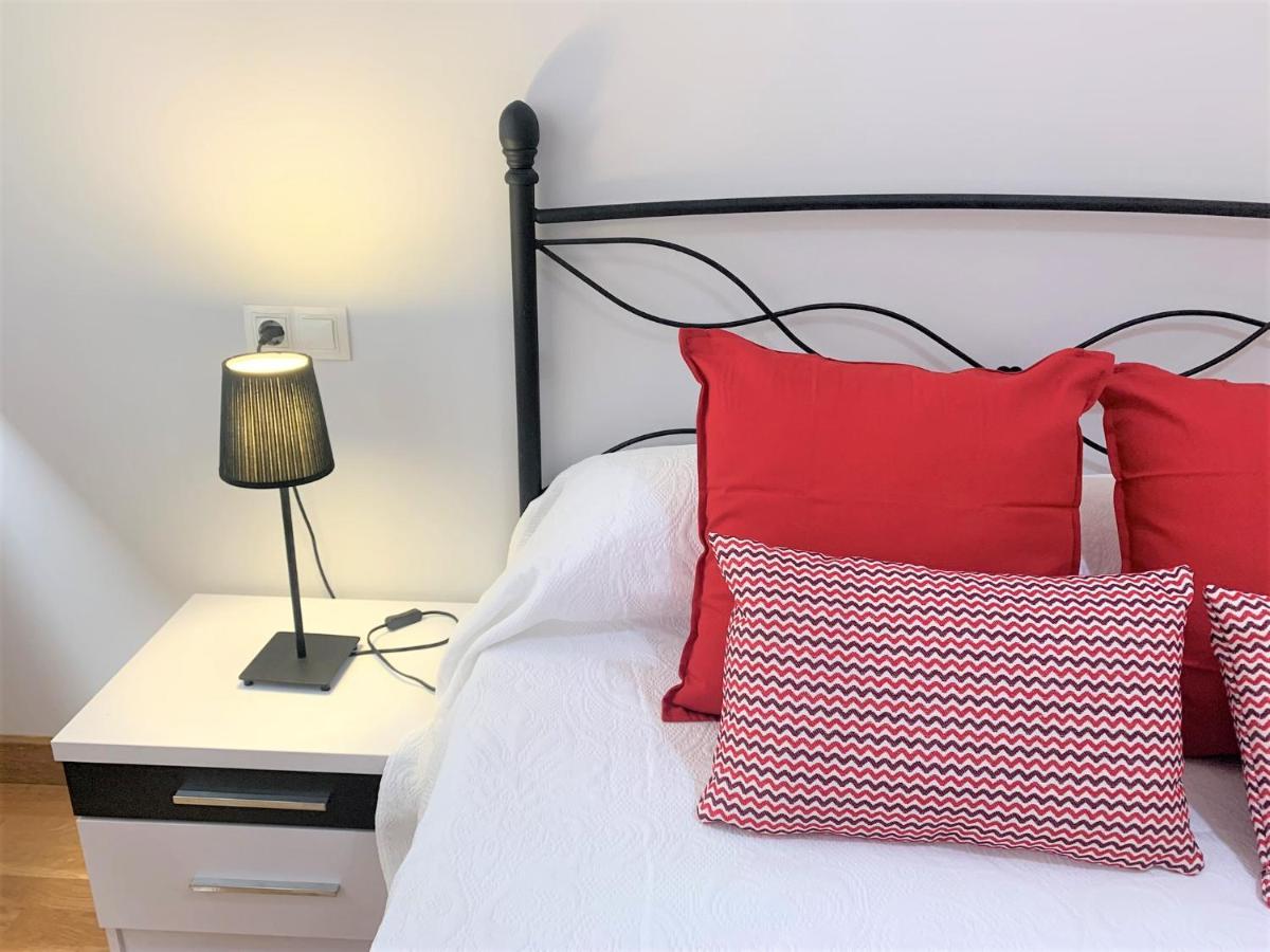Ferienwohnung Apartamento La Losa Oviédo Exterior foto