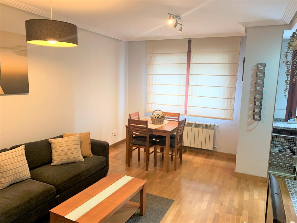 Ferienwohnung Apartamento La Losa Oviédo Exterior foto