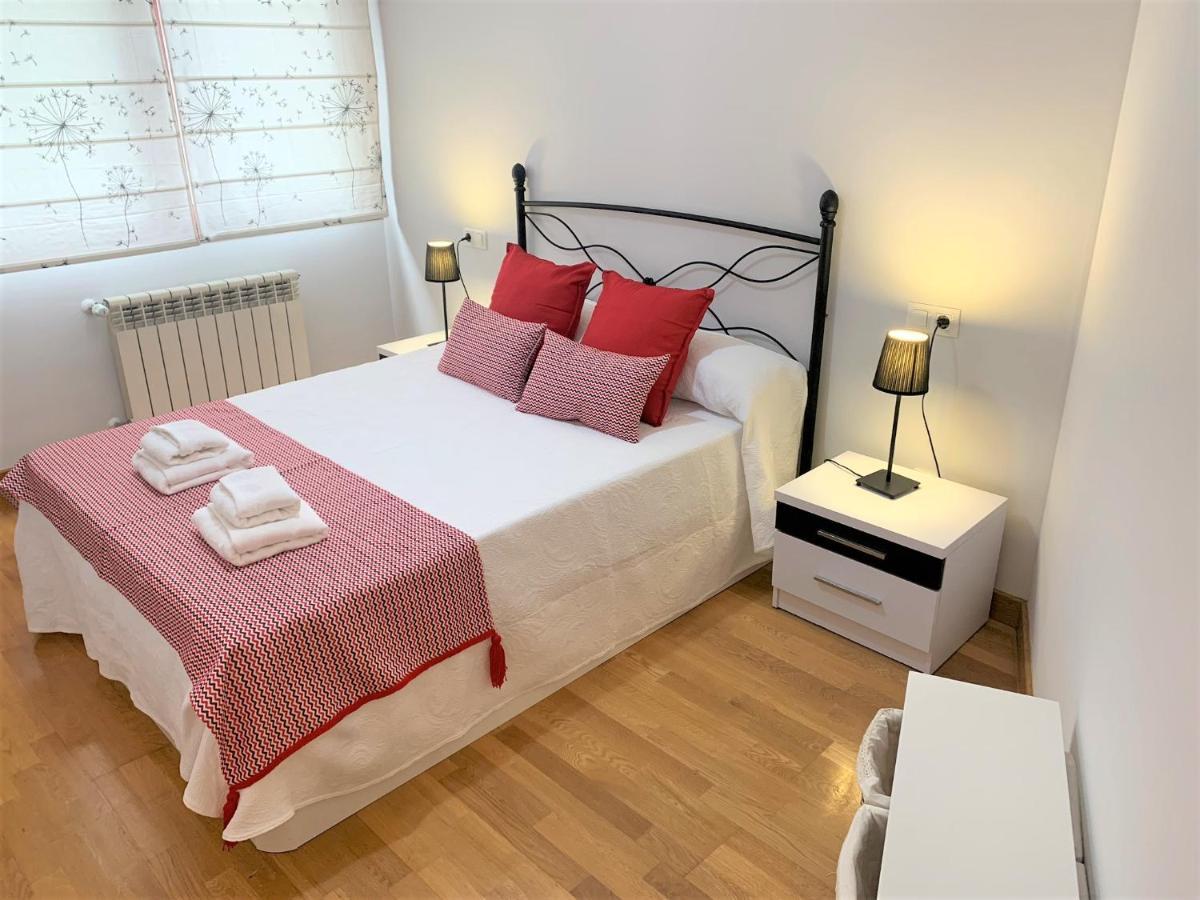 Ferienwohnung Apartamento La Losa Oviédo Exterior foto