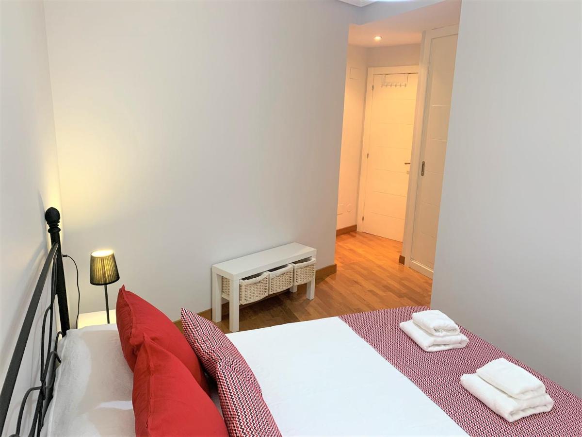 Ferienwohnung Apartamento La Losa Oviédo Exterior foto